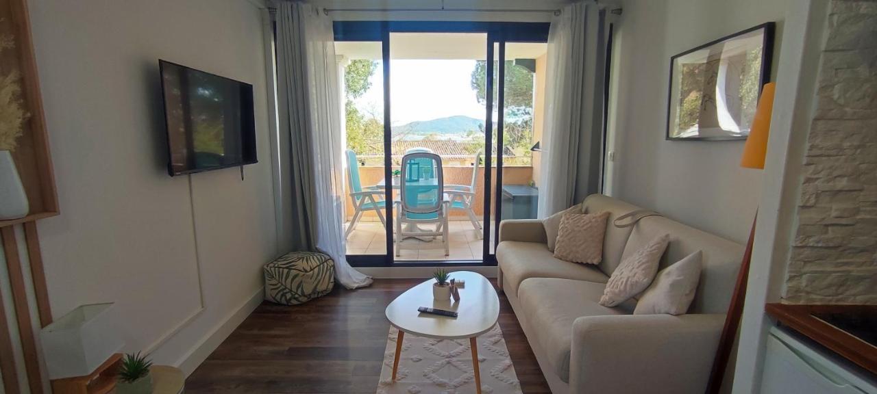 Chez Adriana Studio Vue Mer Avec Piscine Grimaud Exterior photo